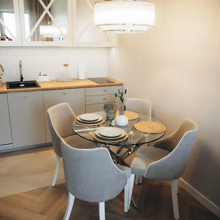 Nad Zatoka Ukiel Apartament *