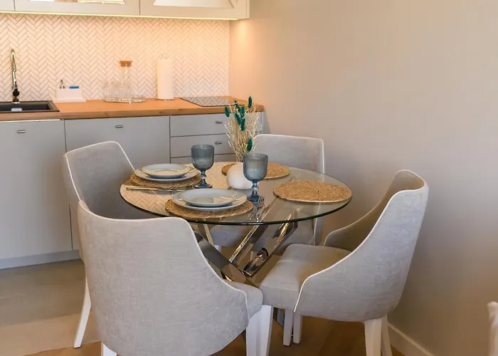 Nad Zatoka Ukiel Apartment *